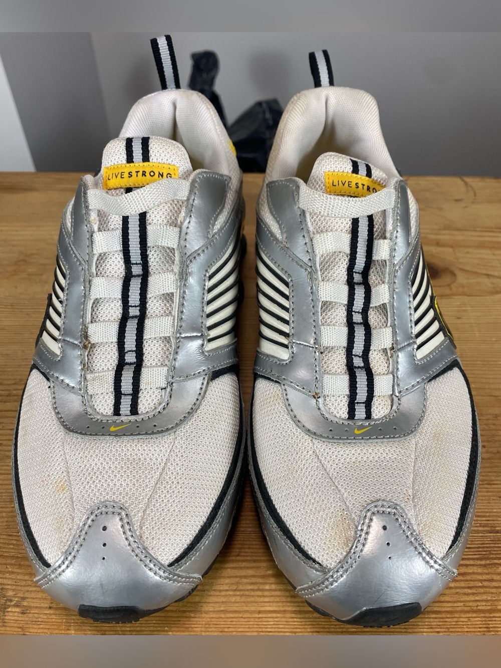 Nike Shox Turbo VI SL Livestrong White Silver Varsity Yellow 349686-101 6Y